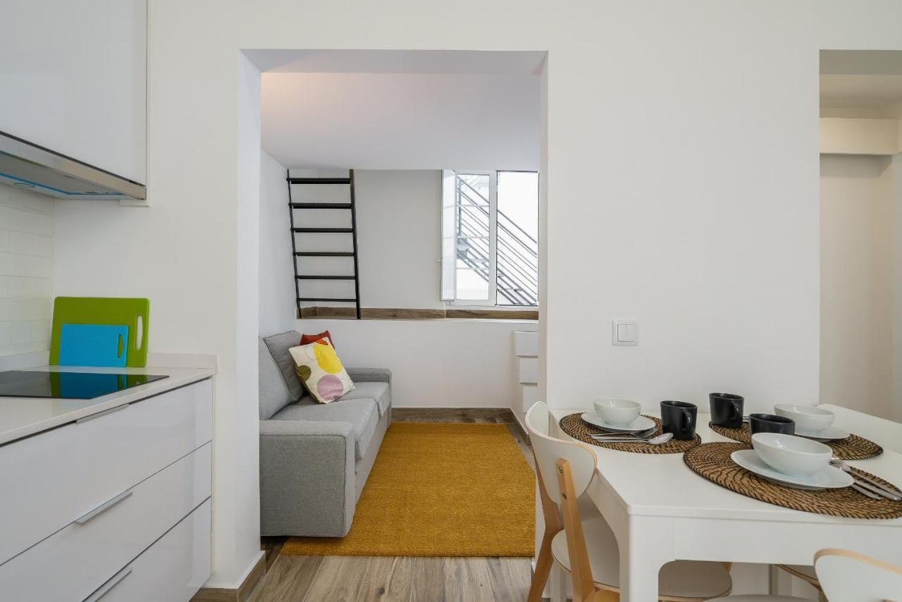Tia Anica House II - Apartment With Terrace In Central Fuseta Beach Village Exterior photo